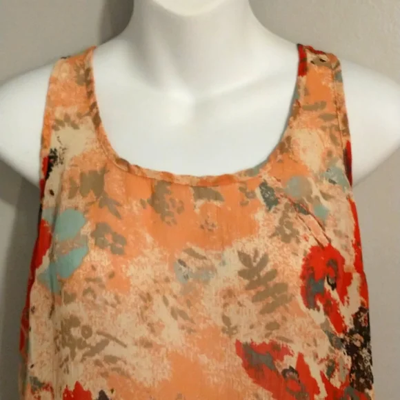 Charming Charlie ladies floral tank top. Size medium. - Picture 2 of 6